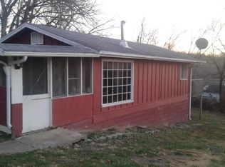 2383 Hillside Dr, Oak Grove, MO 64075