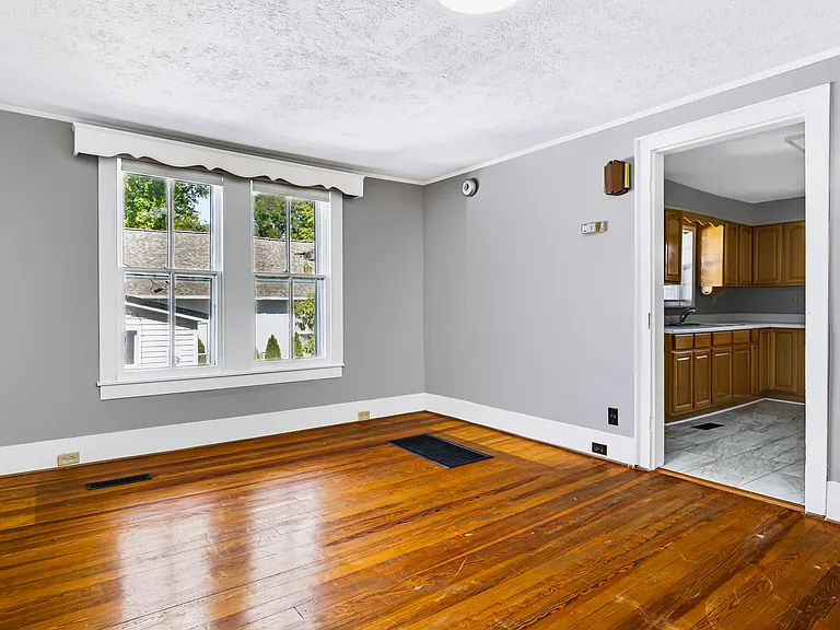 305 Church St — Photo 10