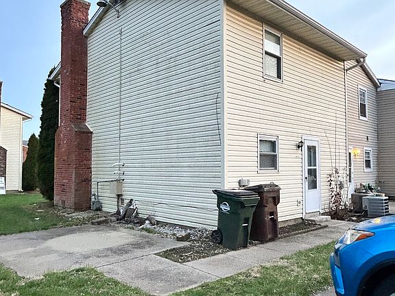 Parking lot for renter and back of unit