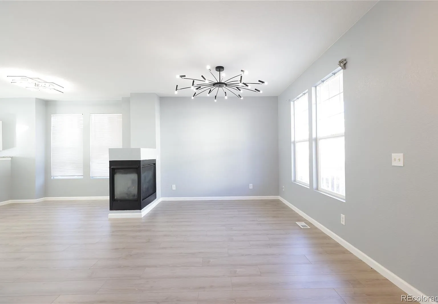3 bed, 3.0 bath, 1528 sqft, $2,600 — Photo 4