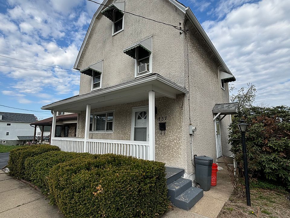 1st image of 137 E Elm St