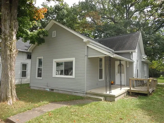 751 Wright St photo 1