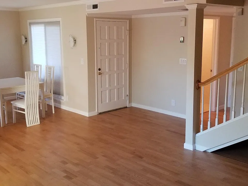 710 Hydra Ln