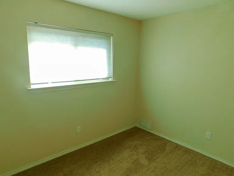 1946 Kensington Dr — Photo 15