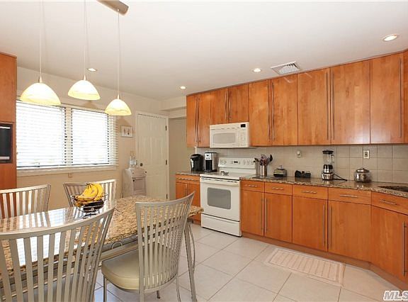 3rd image of 3080 Denton Dr