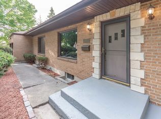 527 E Roosevelt St, Dekalb, IL 60115