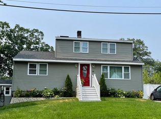 25 Mohawk Rd, Burlington, MA 01803