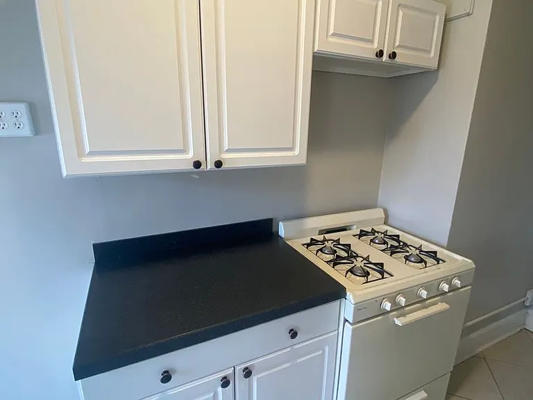 Oak Grove Apartment Hotel — Photo 16