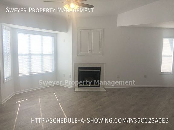 3rd image of 4122 Breezewood Dr APT 202