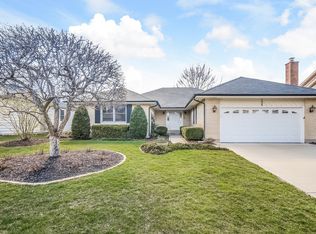 228 Fairway Dr, Prospect Heights, IL 60070