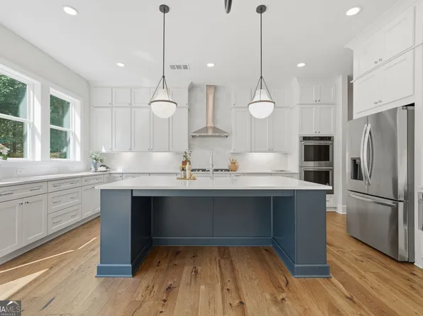 401 Oakleigh Ave, Woodstock, GA 30188