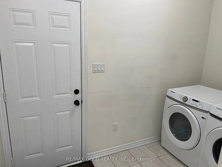 537 Veterans Dr — Photo 29