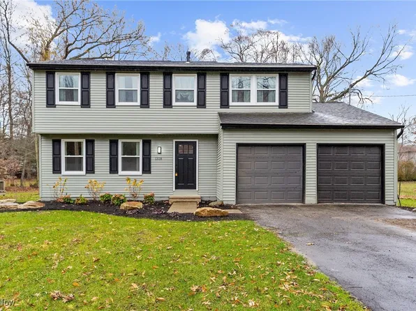 1318 Rosewood Dr NE, Warren, OH 44484
