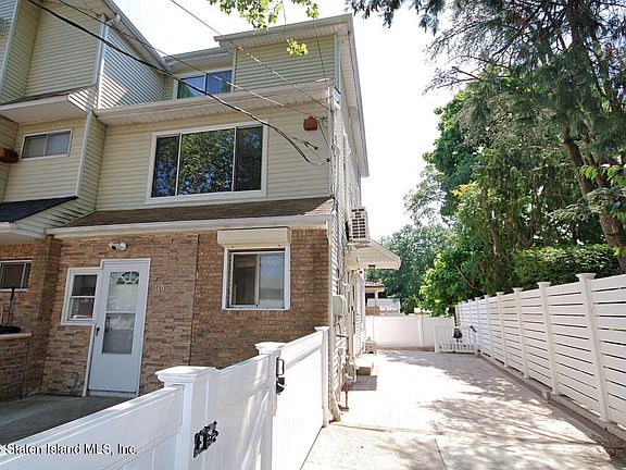 3rd image of 160 Dongan Hills Ave
