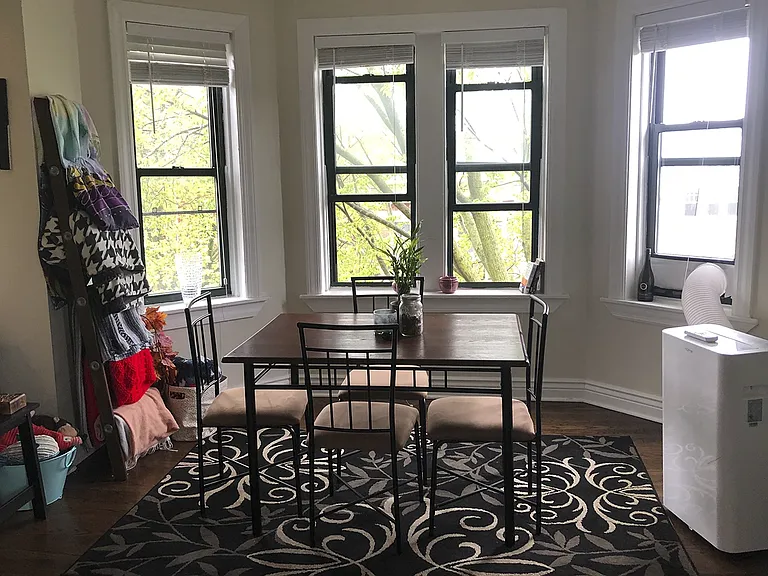 3837 N Greenview Ave #3 — Photo 4