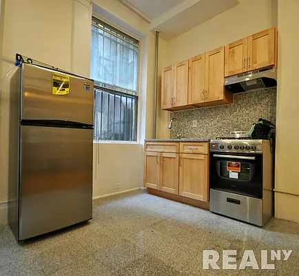Rented by REAL New York | media 16