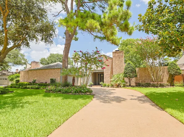 7114 Willow Bridge Cir, Houston, TX 77095