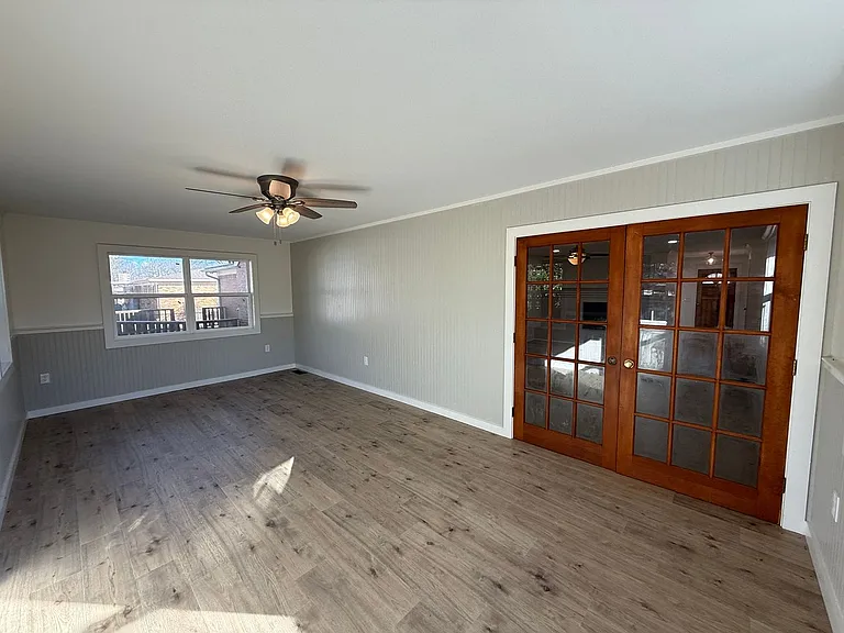 805 7th St NE — Photo 36