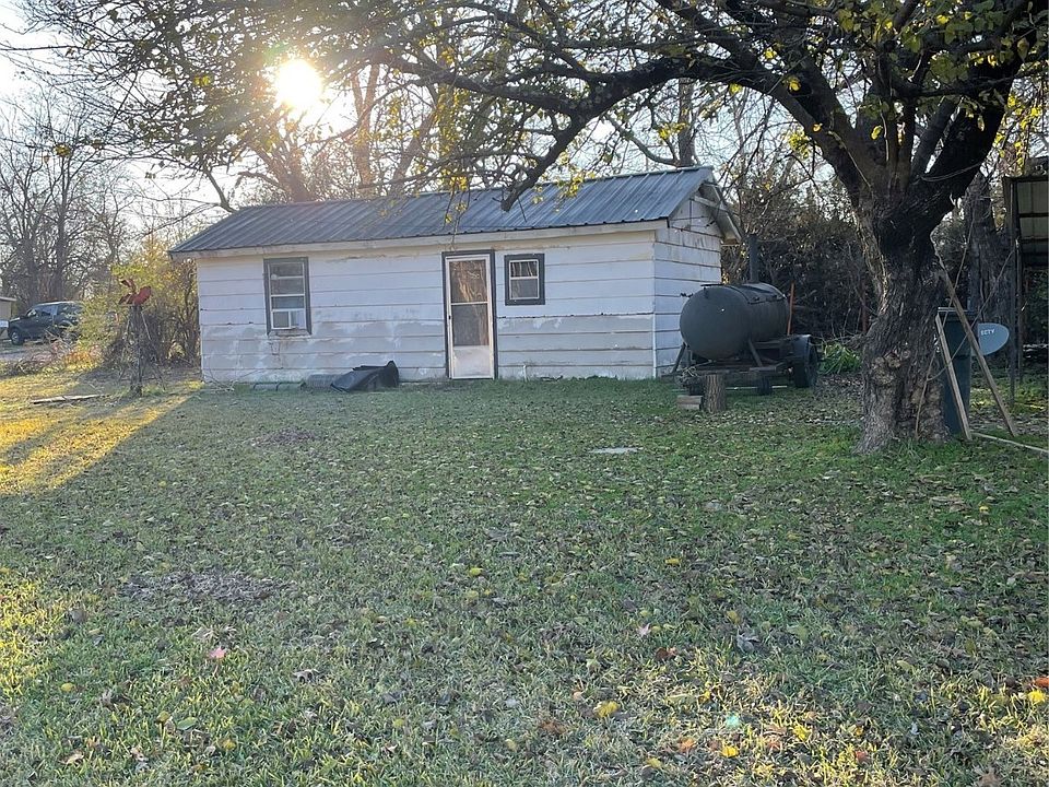 2nd image of 1223 Grand Ave