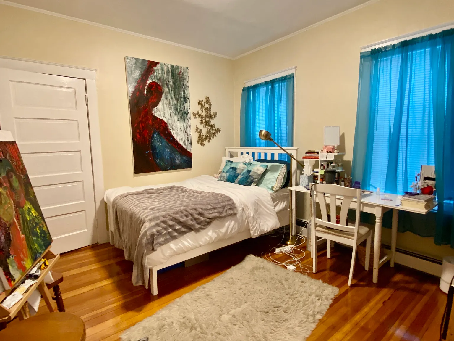 3 bed, 1300 sqft, $1,100 — Photo 1