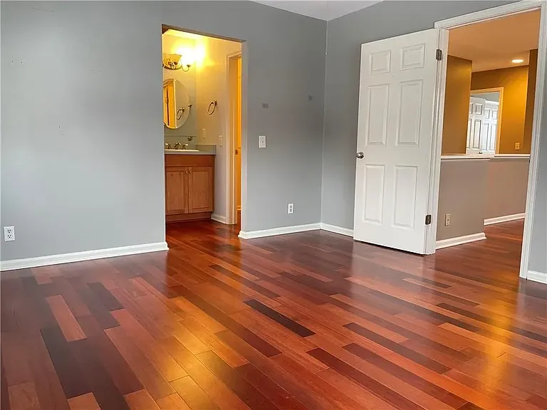 10 Southwick Ct — Photo 15