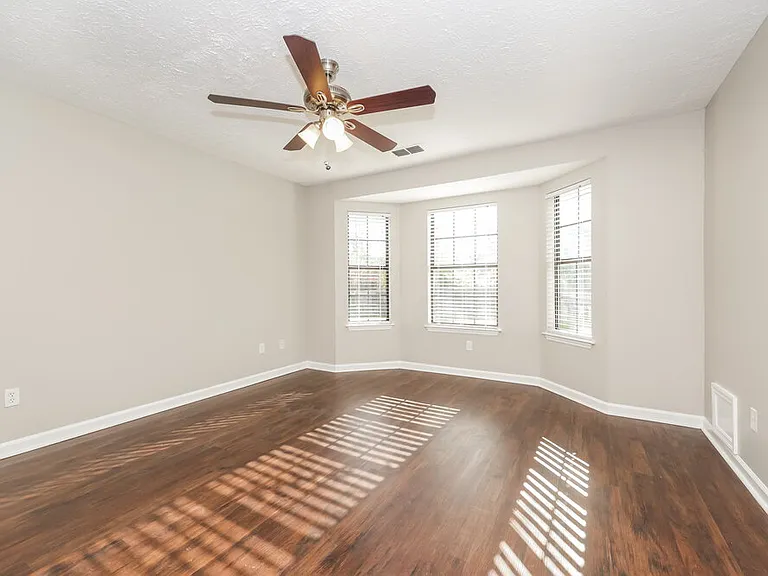 312 Pine Ridge Ln — Photo 10