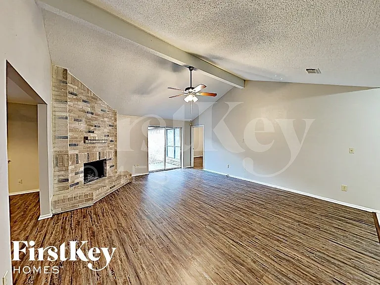 10507 Village Trail Dr — Photo 3