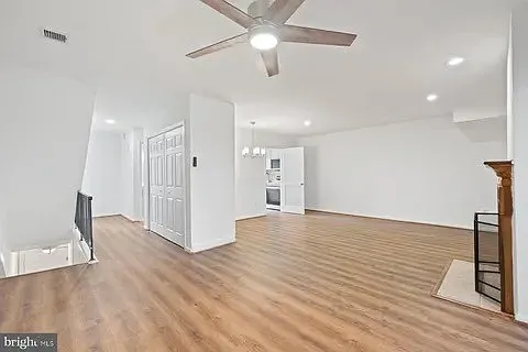 3 bed, 2.5 bath, 1402 sqft, $3,400 — Photo 4