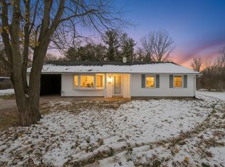 889 McKinley Rd, Chelsea, MI 48118