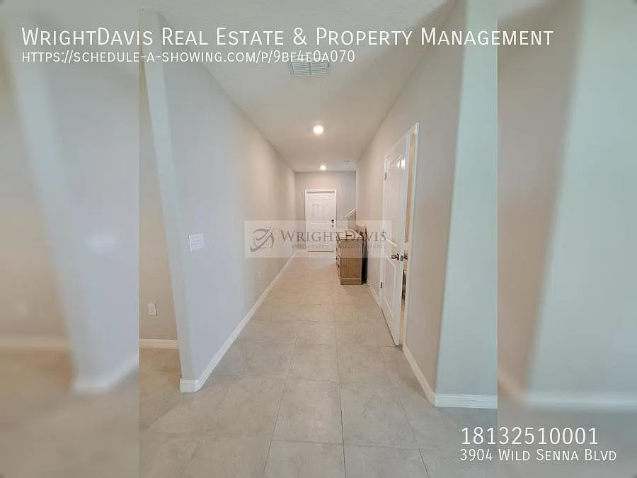 Beautiful 5BD/2.5BA two-floor home. — Photo 2