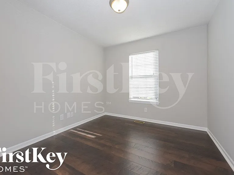 17534 W 111th Ter — Photo 10