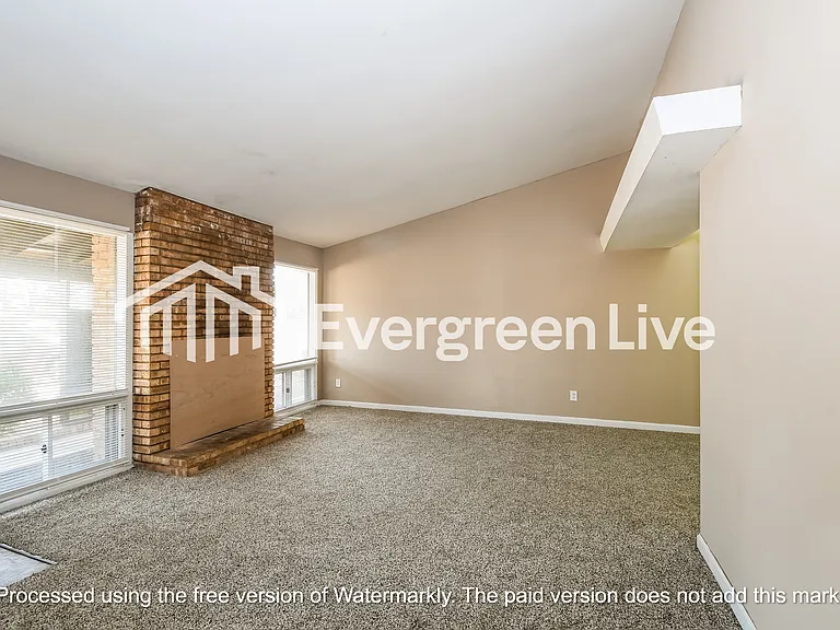 2480 Allen Dr — Photo 7