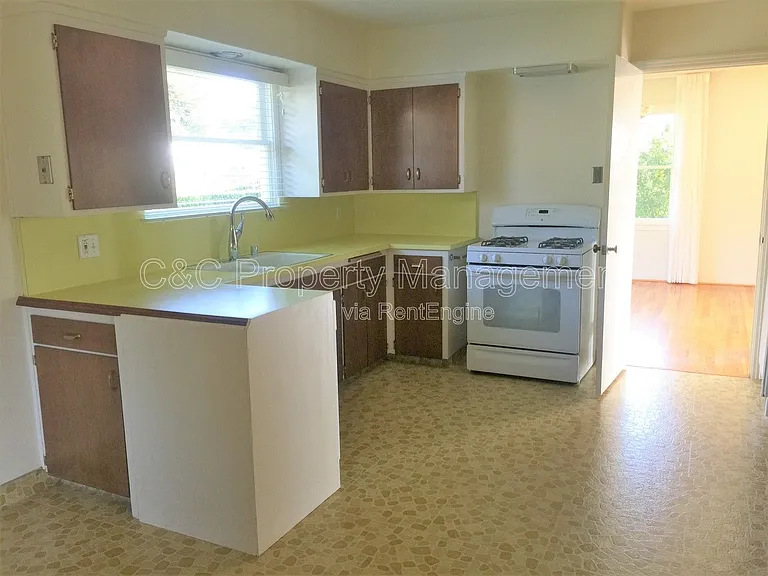 170 Del Monte Blvd — Photo 5