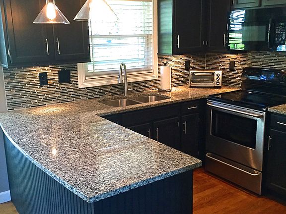 Kitchen w Granite