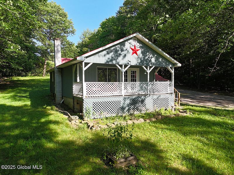 2nd image of 10 Blue Bird Drive