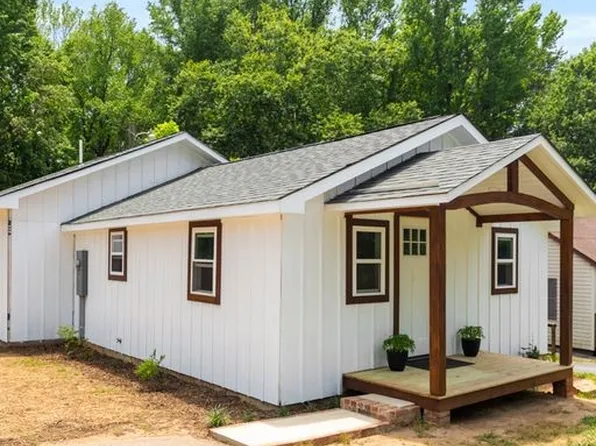 124 Cedar St, Westminster, SC 29693