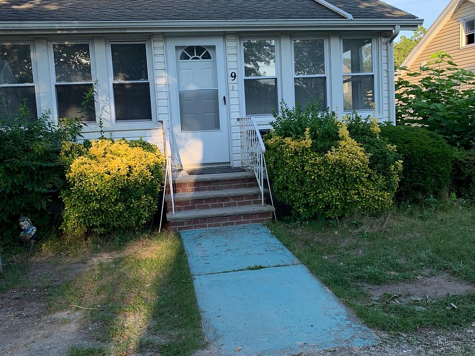 1st image of 9 Pine Park Ave
