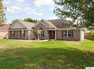 220 Rivershore Dr, Huntsville, AL 35811