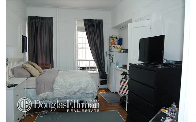 Rented by Douglas Elliman | media 12