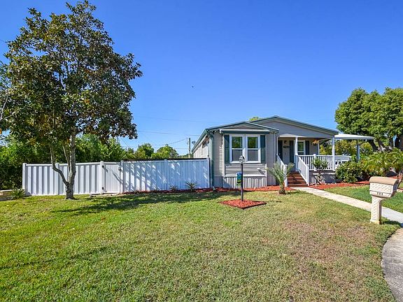 3rd image of 734 Marshall Cir
