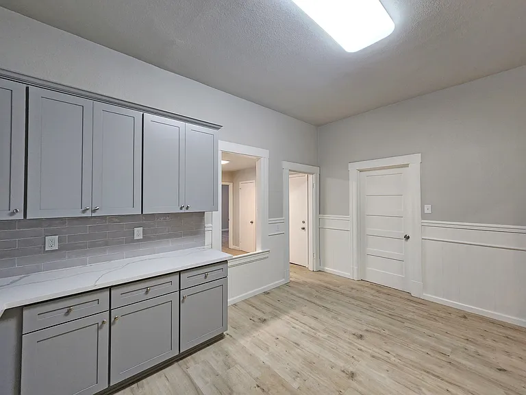 811 V St — Photo 19