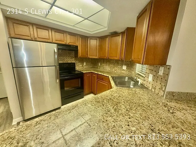 2314 S Clewis Ct #301 — Photo 44