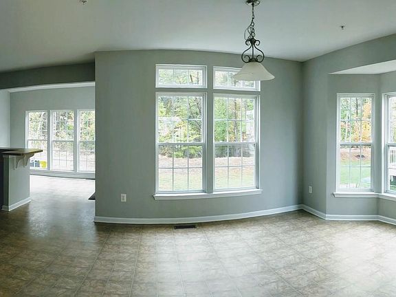 5th image of 7546 Maidenhead Dr