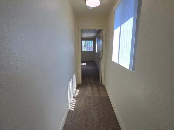 4252 S Raymond Ave, Los Angeles, CA 90037