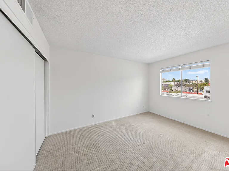 1118 Valencia St #310 — Photo 7