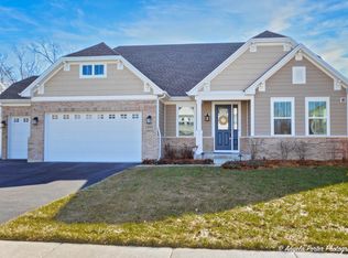 1205 N Pointe Dr, Libertyville, IL 60048