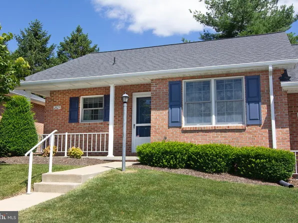 2823 Carlisle Dr #14, New Windsor, MD 21776