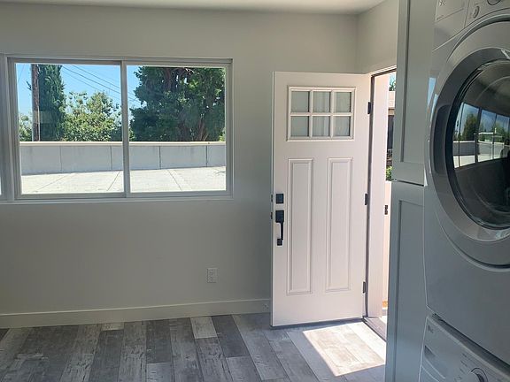 3rd image of 1069 Dolores Dr