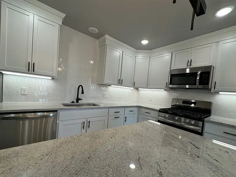 4302 SW Adams Rd — Photo 8