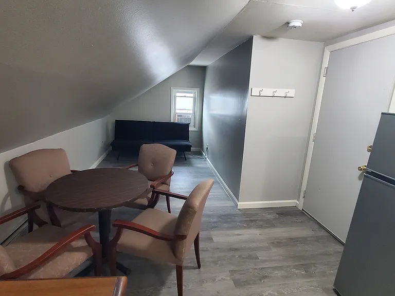 946 Main St #11 — Photo 5
